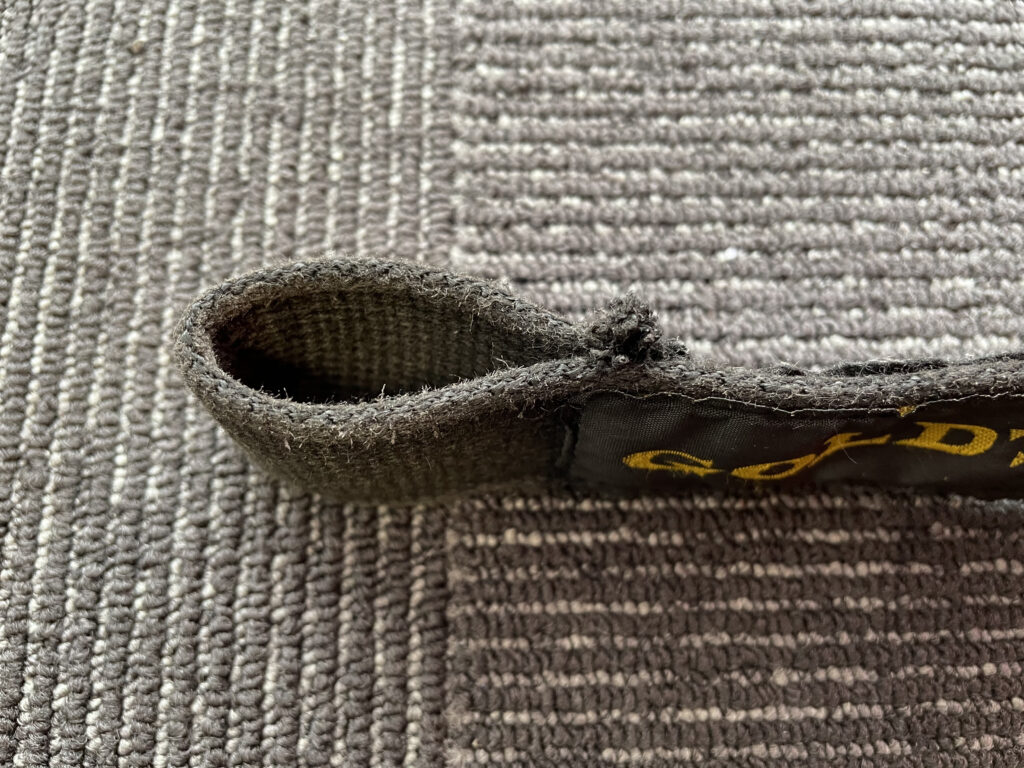 リストストラップ_通し穴